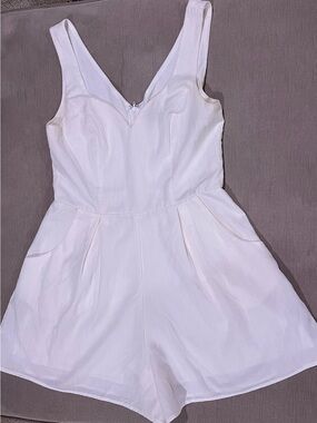 Trixxi White V-Neck Sleeveless One-Piece Romper